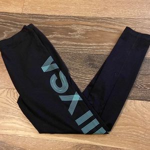 VS sports leggings like new. Size small